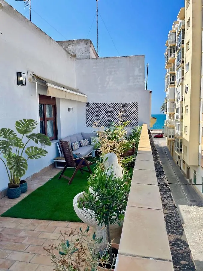 Gatu Premium Atico Caleta , Preferente Mayores De 25 Anos Y Familias Cadiz